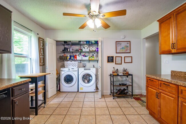 Building Photo - 119 E French St