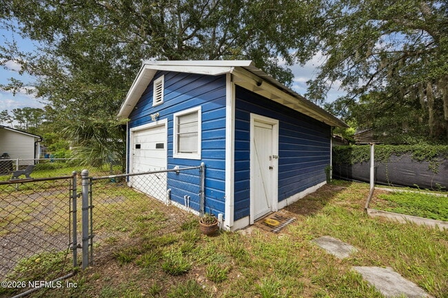 Building Photo - 9115 Jackson Ave