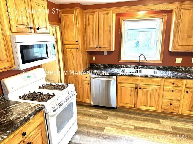 Building Photo - 214 S Whiton St