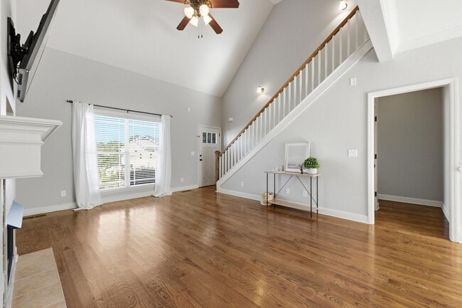 Building Photo - 723 Windrush Loop