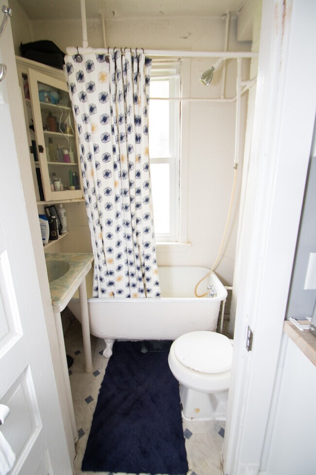 Building Photo - 416 Cantwell Ct