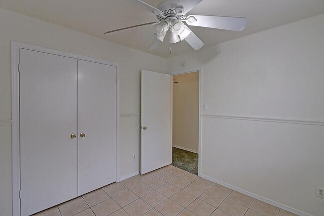 Building Photo - 7933 Elk Dr