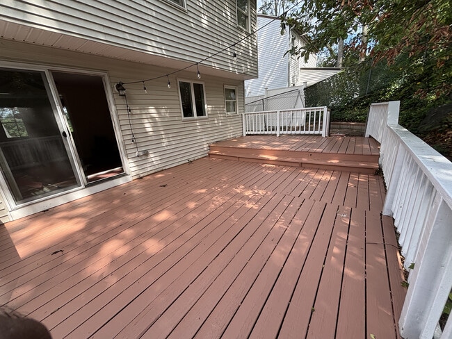 Building Photo - 118 Montclair Ave