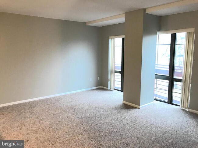 Building Photo - 7915 Eastern Ave NW