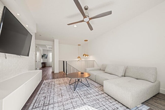 Building Photo - 9841 Salty Bay Dr