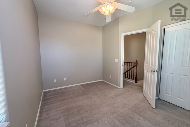 Building Photo - 4Bed/2.5 Bath House at Greenway/75th Ave! Ready for Immediate Move-In! -- Gated Community!