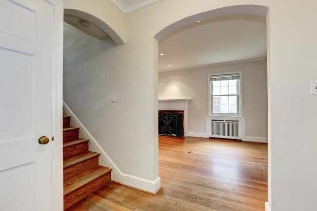 Building Photo - 4933 47th St NW