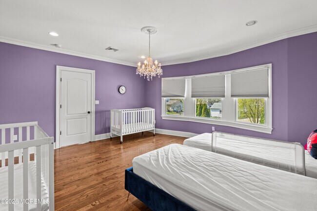 Building Photo - 558 Cedar Ave