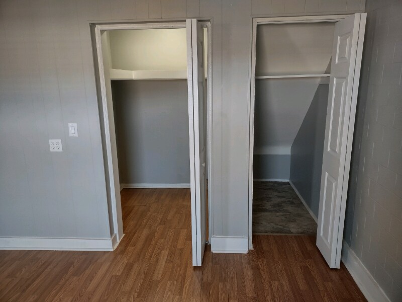 Building Photo - 5319 S Dixie Hwy