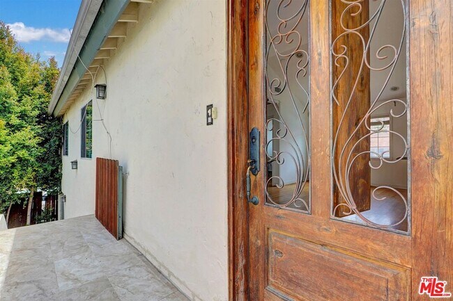 Building Photo - 456 Smithwood Dr