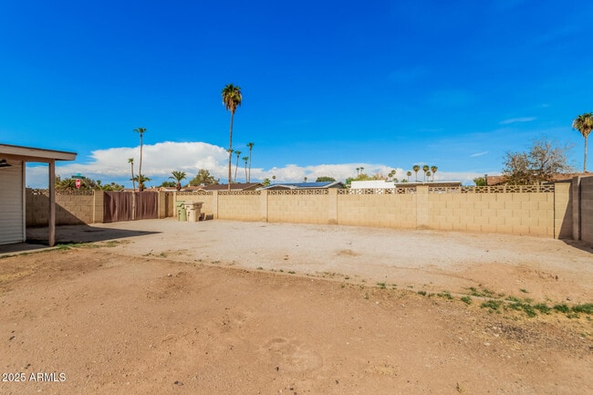 Building Photo - 5505 W Sunnyslope Ln