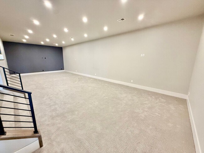 Building Photo - 2387 Harding Pk Ct
