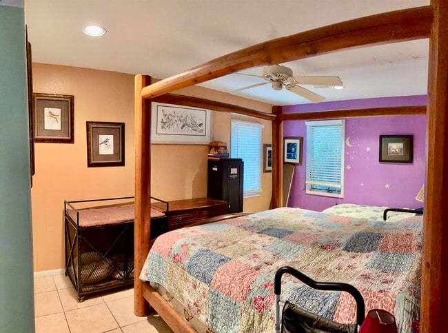 Building Photo - 512 Side Saddle