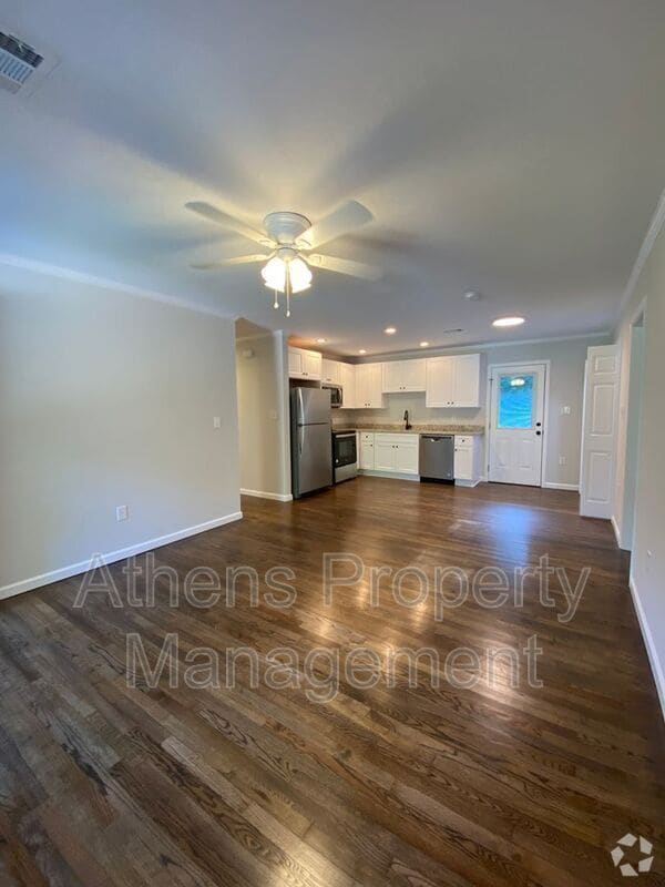 Building Photo - 255 Bailey St