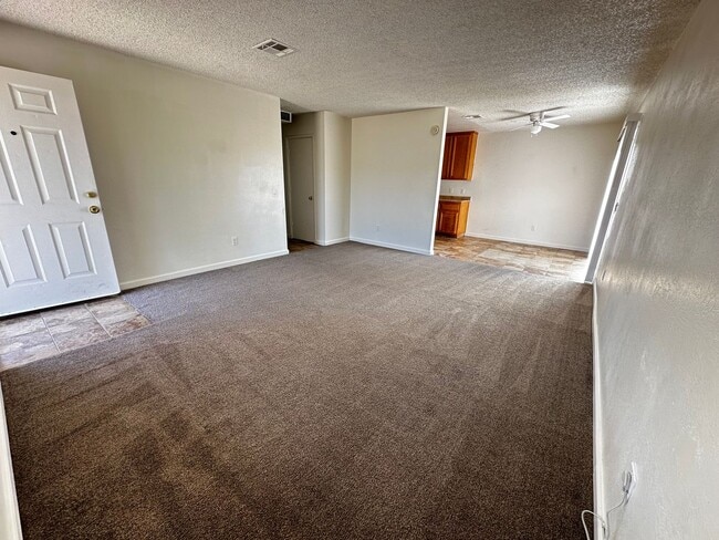 Building Photo - 71960 Sunnyslope Dr