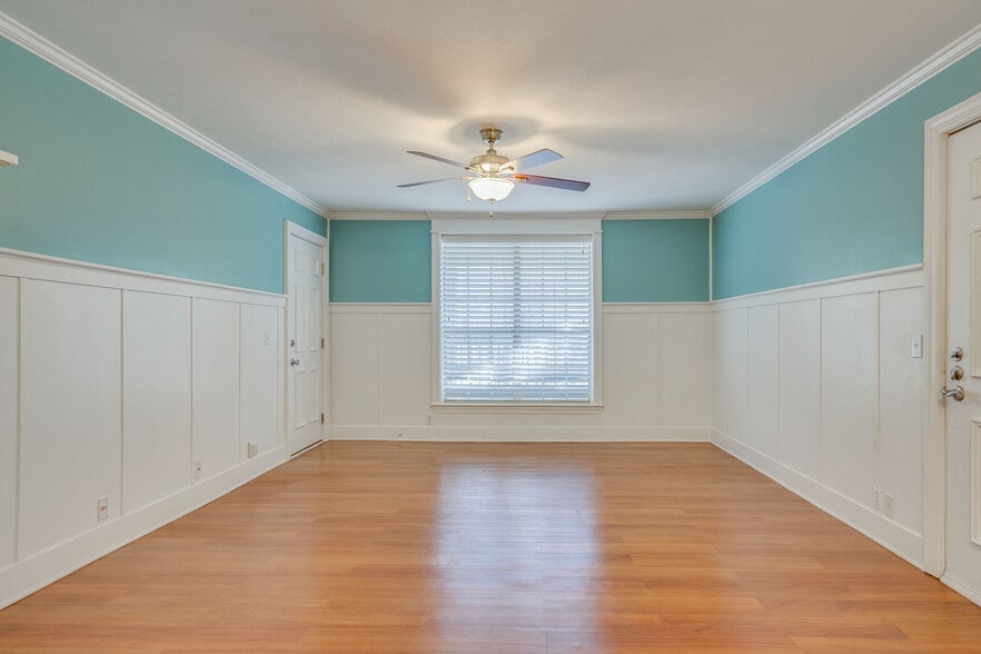 Large living area. - 1280 Middle Tennessee Blvd