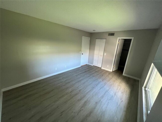 Building Photo - 6180 Sun Blvd
