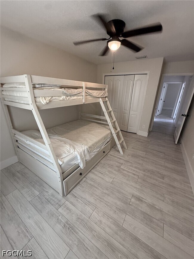 Building Photo - 1414 SE 6th Ave