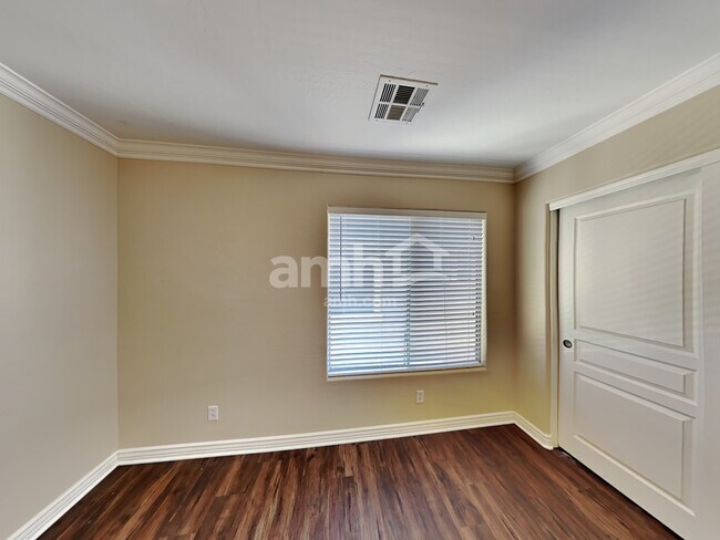 Building Photo - 19395 E Carriage Way