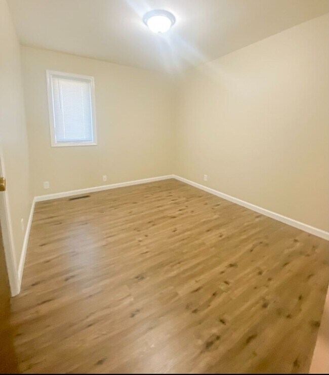 Building Photo - Italian Estates Property Management