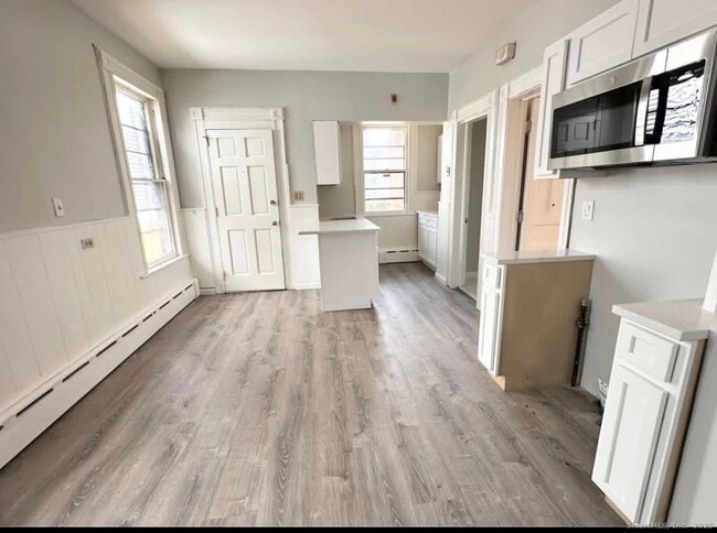 Primary Photo - 517 Colorado Ave