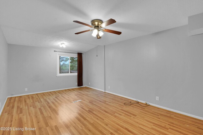 Building Photo - 1468 Lakeshore Pkwy