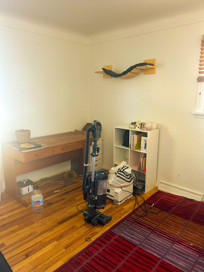 Building Photo - 1721 S Shoshone St