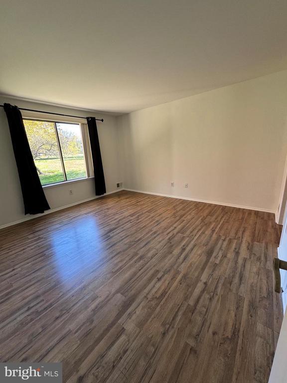 Building Photo - 1303 Hickory Cir