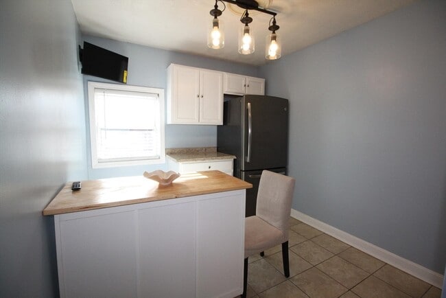 Building Photo - 522 Slade St