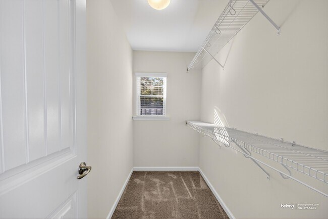 Building Photo - 98 Crystal Lake Dr