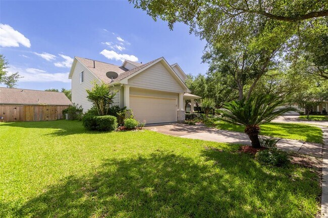 Building Photo - 4427 Village View Dr