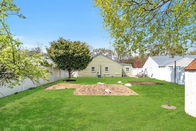 Building Photo - 191 Howard Ave