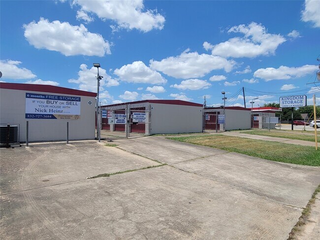 Building Photo - 12600 La Riviera Dr