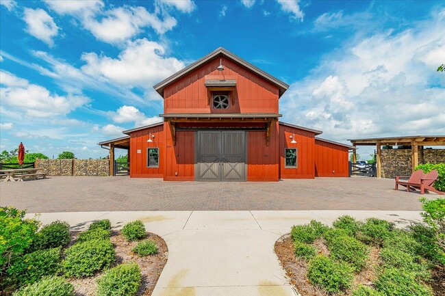 Building Photo - 19527 Weathervane Way