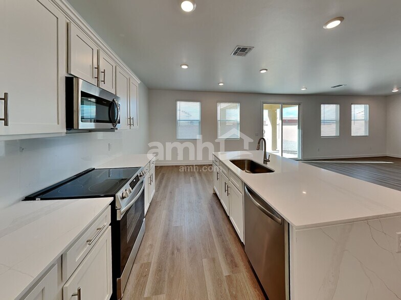 Building Photo - 9629 E Friedel Dr