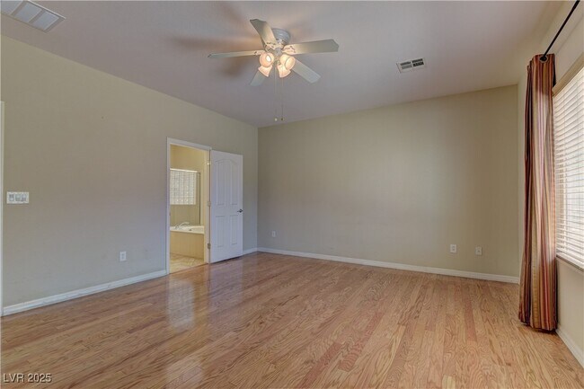 Building Photo - 2365 Wisconsin Dells Dr