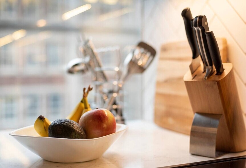 Building Photo - 350 East Ave