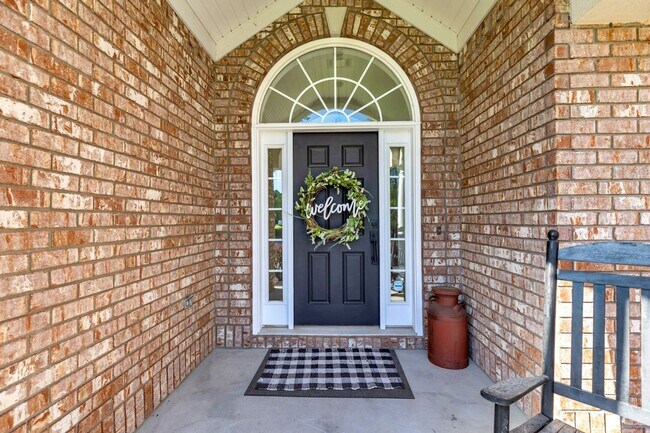 Building Photo - Gorgeously Updated 4 Bed/3.5 Bath in Tranquilla Hall - Buckhead