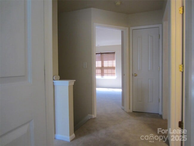 Building Photo - 7579 Bluff Point Ln