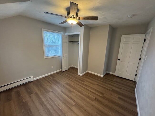 Building Photo - Beautiful Modern Home on the Plateau