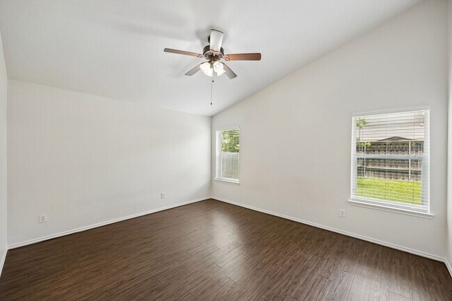 Building Photo - 1551 Cedar Springs Dr