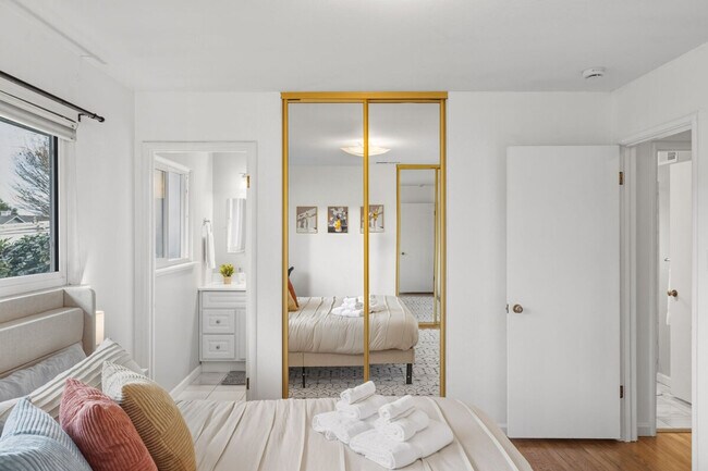 Building Photo - 2380 Aram Ave