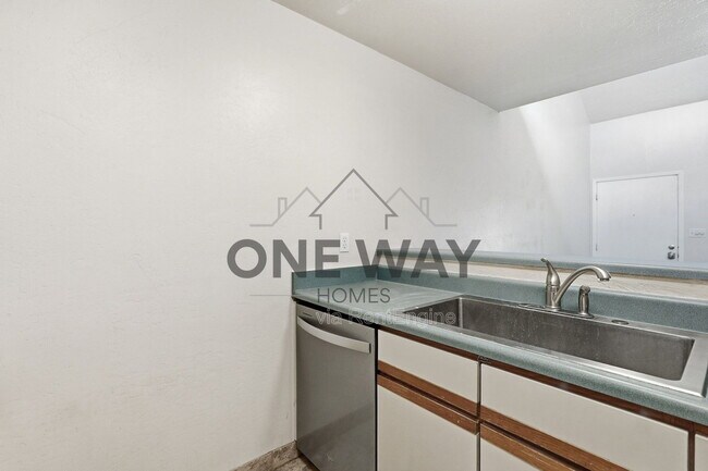 Building Photo - 1126 W Elliot Rd