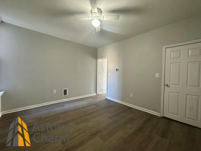 Building Photo - Updated 3 bedroom 1 bath Rowhome with Fenc...