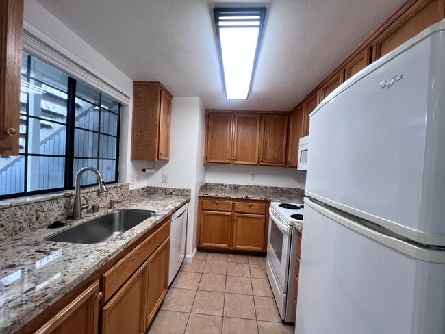 Building Photo - STUNNING 1BD/1BA TOWNHOUSE IN FREMONT CA!!!!
