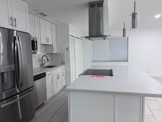 Building Photo - 4930 NW 85th Terrace