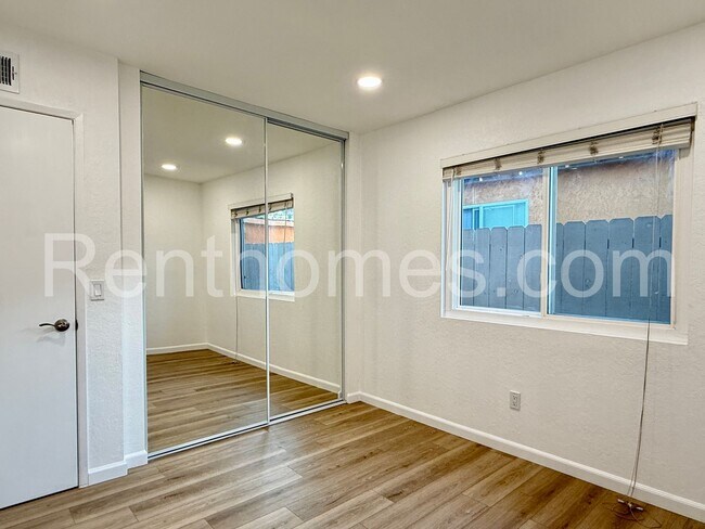 Building Photo - 8181 Elston Pl