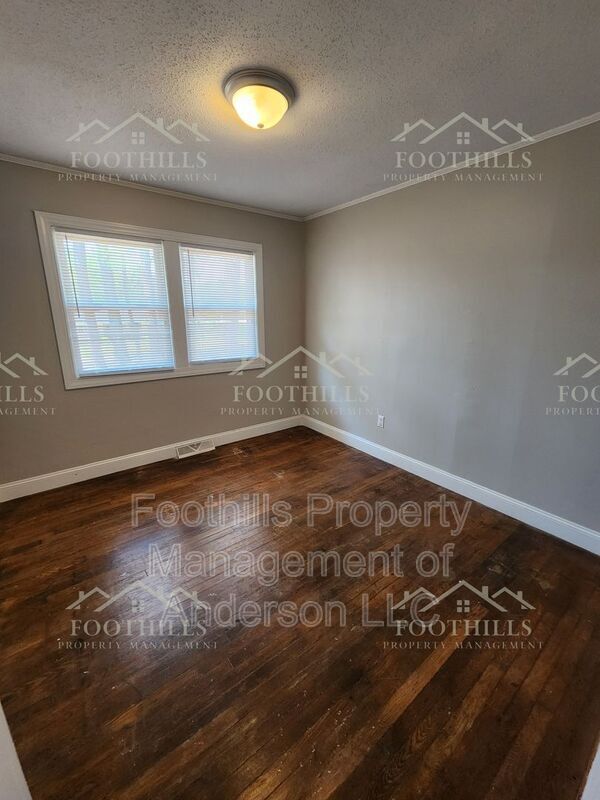 Building Photo - 619 Fairmont Rd