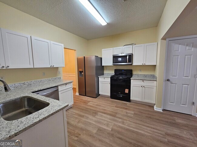 Building Photo - 206 Southwind Ln