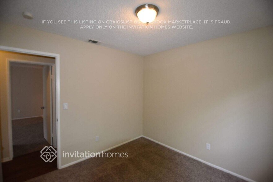 Building Photo - 12625 Softwind Dr